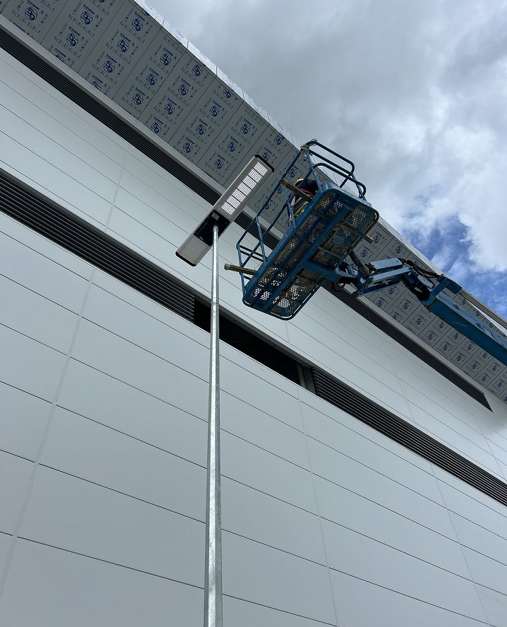 solar street light installation